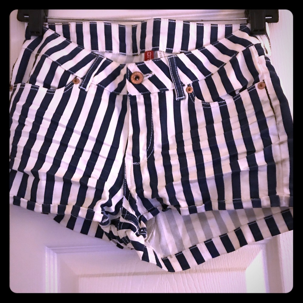 H&M divided striped white & blue shorts size 4